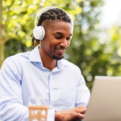 3. Logitech Zone Wireless 2 ES Headset Wired & Wireless Headband Calls/Music USB Type-C Bluetooth White
