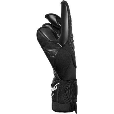 4. Reusch Attrakt Infinity Resistor Gloves 56 70 745 7700