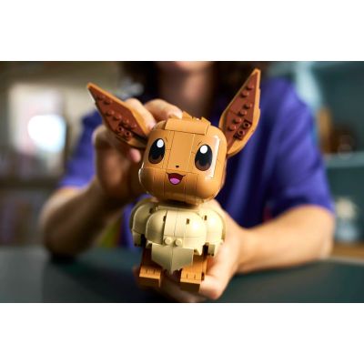 28. LEGO Pokemon 72151 - Eevee