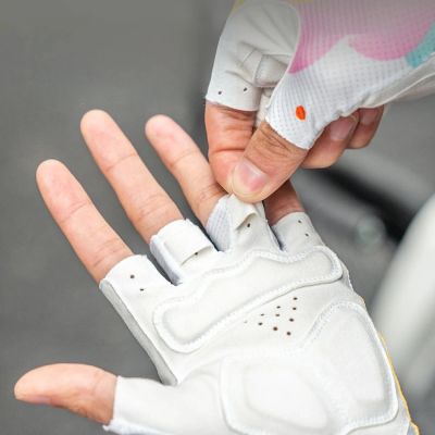 3. Rockbros S389 Women's Short Shock Absorbing Cycling Gloves L - Multicolor