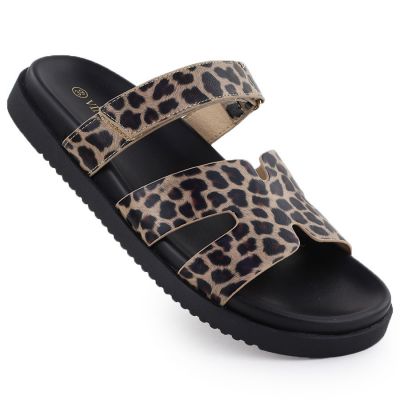 7. Women's beige leopard print flip-flops Vinceza 17401