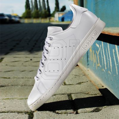 2. Adidas Originals Stan Smith M S75104 shoes
