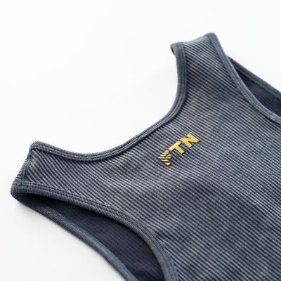 4. Women's Sleeveless Fit SEAMLESS Top