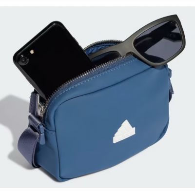 3. adidas PU ESS Bag IT1948
