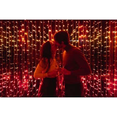 8. Twinkly Smart LED Curtain 210 RGB+W 2.1 m