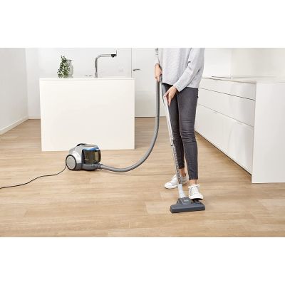 8. Black+Decker BXVML700E (700W) Bagless Vacuum Cleaner