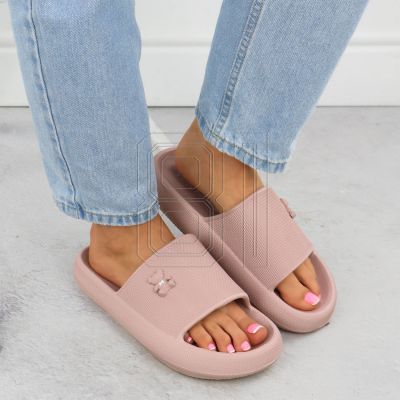 6. Vinceza W 75210 JAN403C flip-flops
