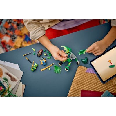 7. LEGO Ninjago 71862 - Lloyd's Dragon Mech