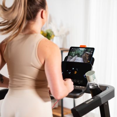 5. BE5873 HMS ELECTRIC TREADMILL