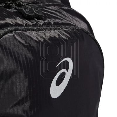 11. Asics Lightweight Running Backpack 2.0 3013A575-001