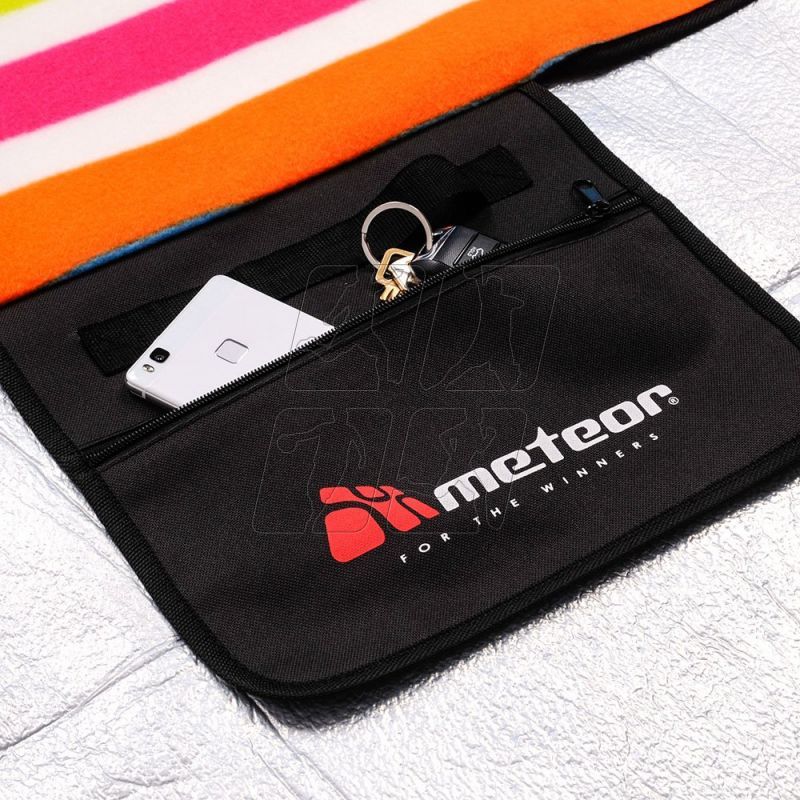 5. Meteor 77054 picnic blanket