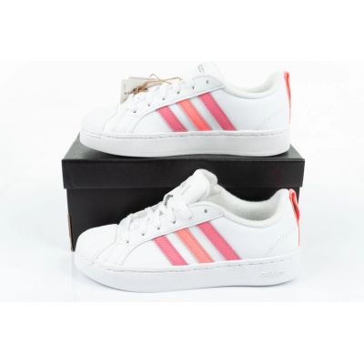 11. adidas Streetcheck Jr GZ3620 sneakers 