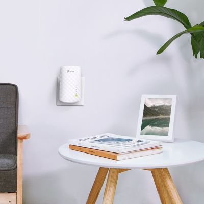 2. TP-Link RE200 Network Repeater White 10, 100 Mbit/s