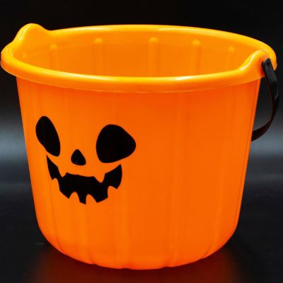 10. HALLOWEEN CANDY BUCKET 17CM