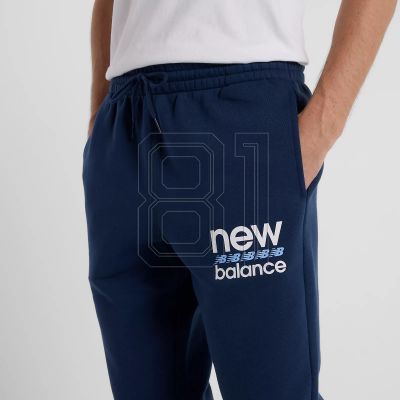 4. New Balance Sport Graphic Fleece Jogger M MP51940NNY
