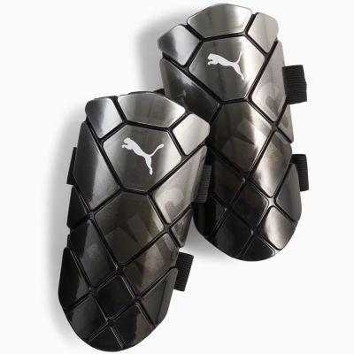 Puma King Strap shin guards 031025-01