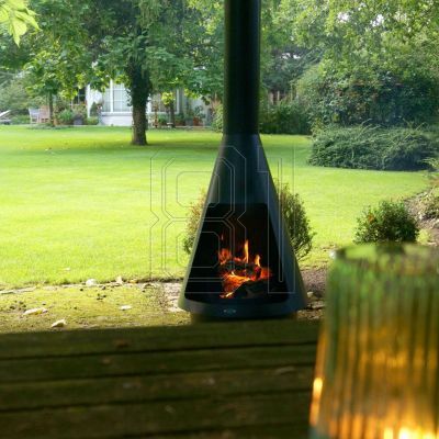 10. Heat LA Luz CH.002 garden fireplace
