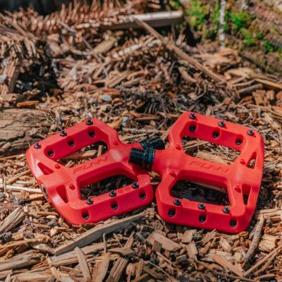2. FUNN TAIPAN S pedals red