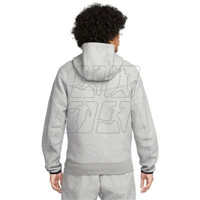 2. Nike Tech Fleece M FB7921-063 sweatshirt