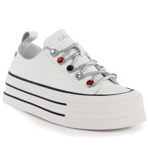 Women's leather sneakers on the platform white Goe T2N4072