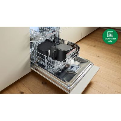 6. Bosch MAFD440B7 2500W Air Fryer; 4.5l