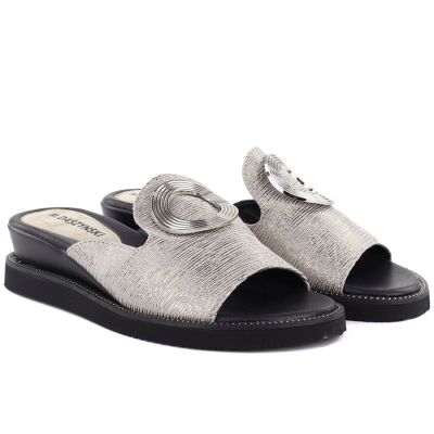 3. Women's silver low wedge flip-flops M.Daszyński MR2267-7