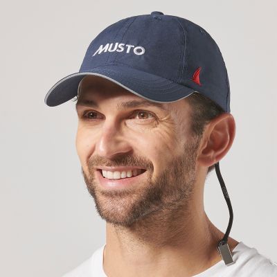 6. Musto Ess Fd Crew Cap 80032-598
