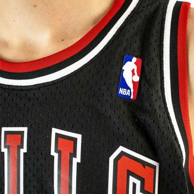 4. Mitchell & Ness Men's Chicago Bulls NBA Swingman Alternate Jersey Bulls 97 Scottie Pippen SMJYGS18151-CBUBLCK97SPI