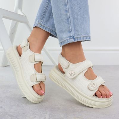 5. Women's cream platform sandals Potocki PY16337