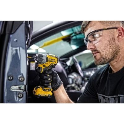 4. DeWalt DCF601D2-QW Cordless Screwdriver