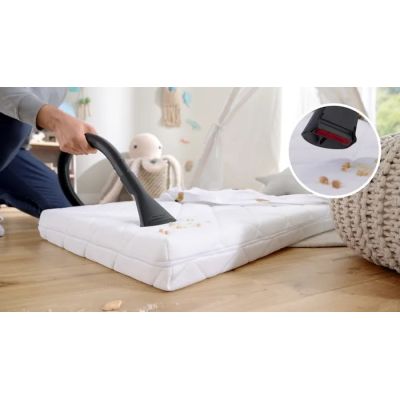 10. Bosch Series 4 BGB41HYG1H Bagged Vacuum Cleaner (600W; White)