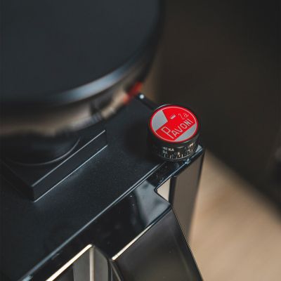 5. La Pavoni Nuovo Kube Coffee Grinder Nero
