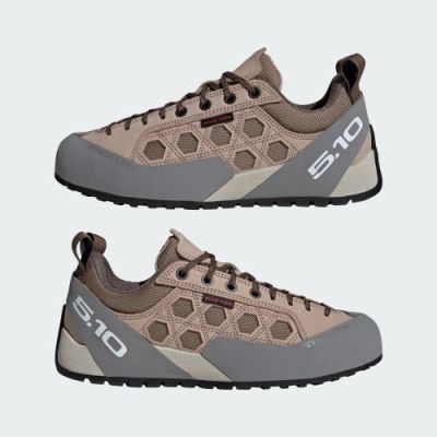 10. Adidas JR3876_590 Sports Shoes Grey