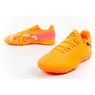 8. Puma men's sports shoes Future 8 Play TT turf football shoes orange