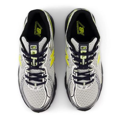 3. New Balance U740FR2 sports shoes