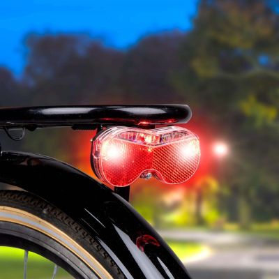 9. DUNLOP 3 LED REAR BIKE LIGHT