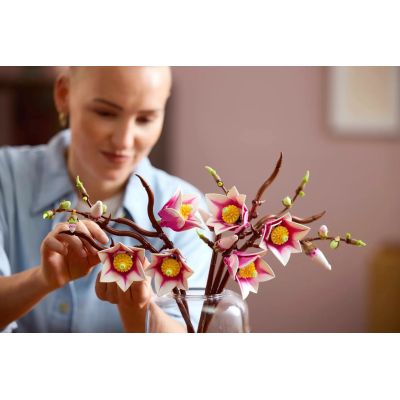 10. LEGO Botanicals 11510 - Magnolia Branches