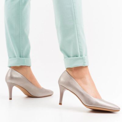 44. Sergio Leone W 1336 gold heels