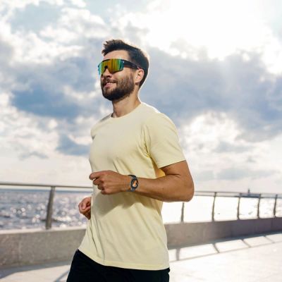 3. Tech-Protect MilaneseBand for Samsung Galaxy Watch 4 / 5 / 5 Pro / 6 / 7 / FE - gold