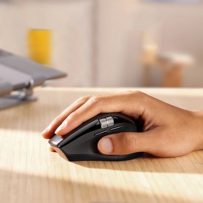 10. Ugreen wireless optical mouse - black