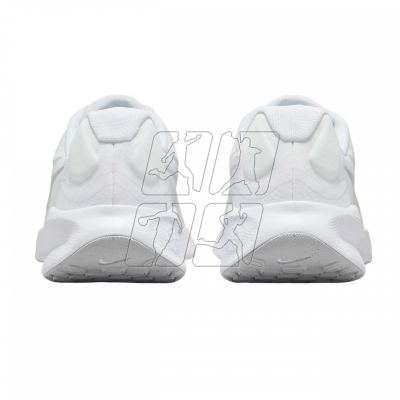 4. Nike Revolution 7 M FB2207-100 shoes