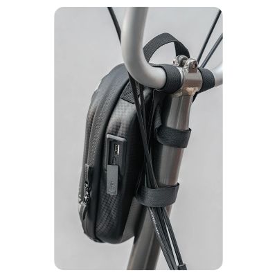 11. Rockbros bag 3011006301 for the handlebar of a bicycle or scooter 1.3 l - black
