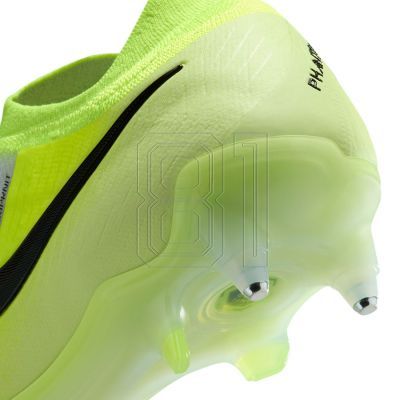 8. Nike Phantom GX II Elite SG M FJ2586-003 football boots
