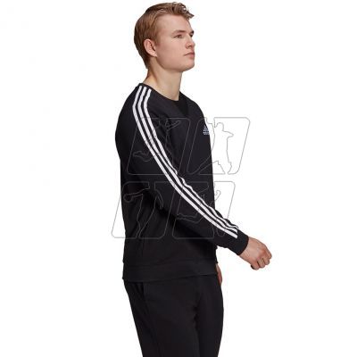 2. Adidas Essentials Sweatshirt M GK9078