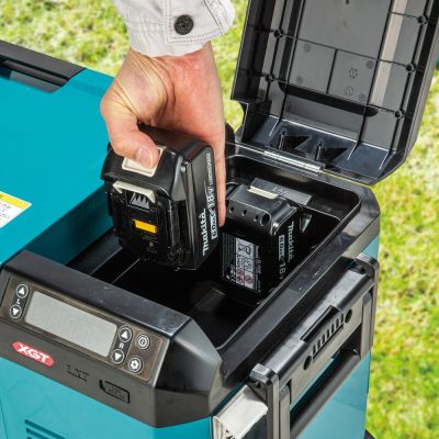 18. Makita. Refrigerator/heater. 20 liters 18V/40V XGT/230V
