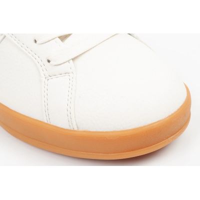 5. Fila women's sports shoes Foro sneakers white fashionable comfortable