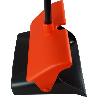 14. BRUSH AND DUST PAN SWEEPING SET