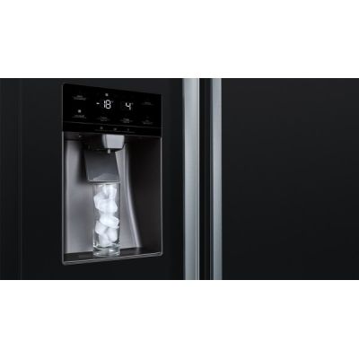 4. BOSCH KAD93ABEP American-style fridge freezer