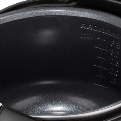 2. REDMOND M800S 5 l 900 W Black