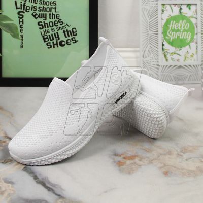 8. Vinceza W JAN190B sports shoes, white